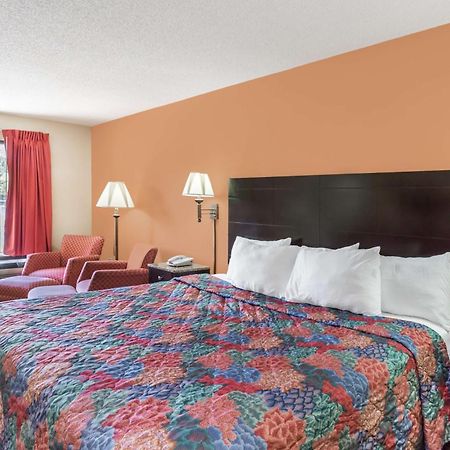Days Inn By Wyndham Sanford Kültér fotó
