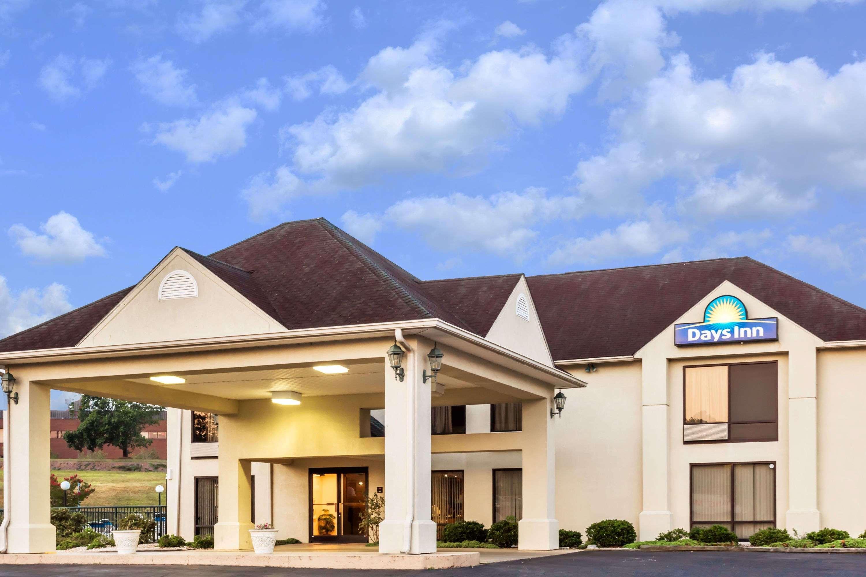 Days Inn By Wyndham Sanford Kültér fotó
